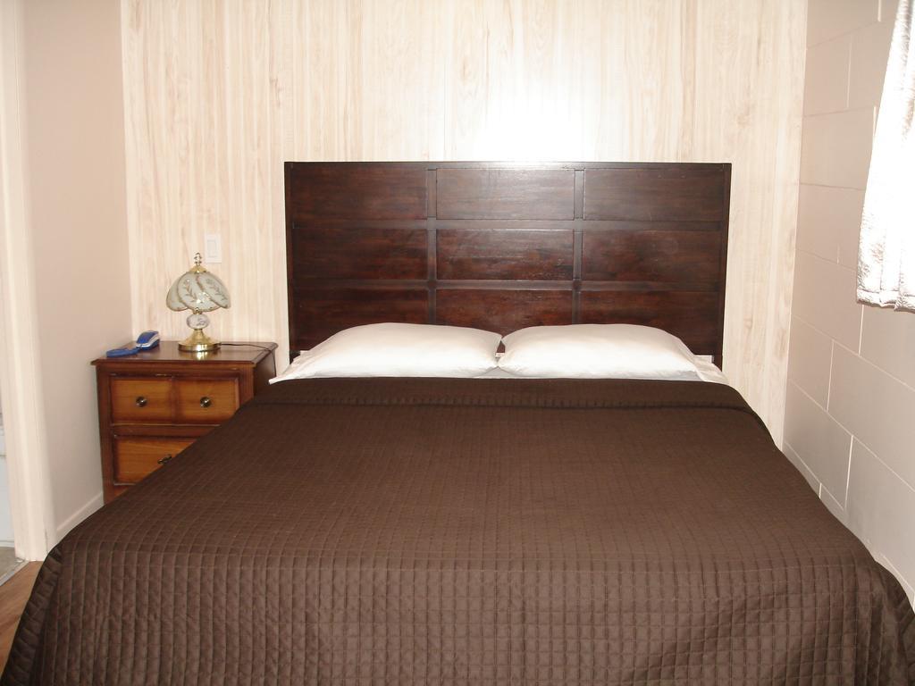 Motel Belair Rigaud Eksteriør bilde