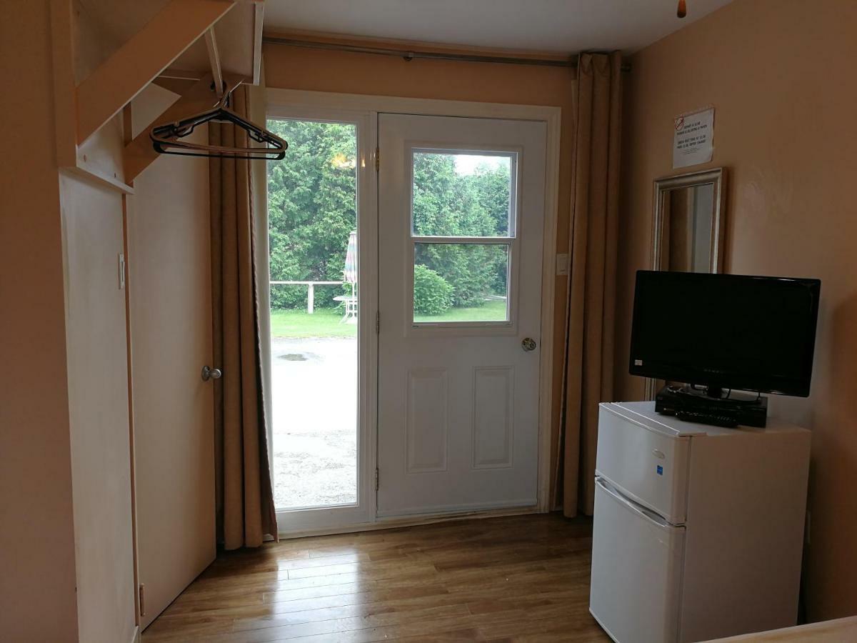 Motel Belair Rigaud Eksteriør bilde